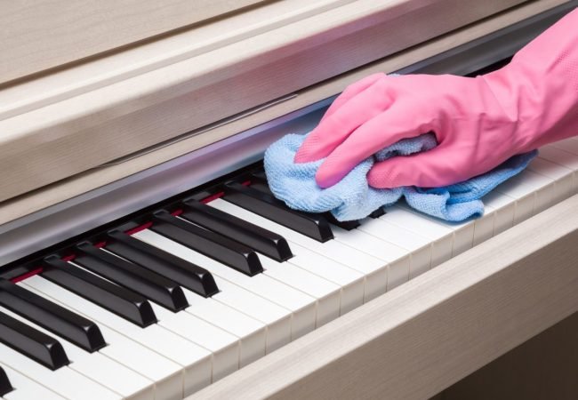 how-to-clean-a-digital-piano-feature-image